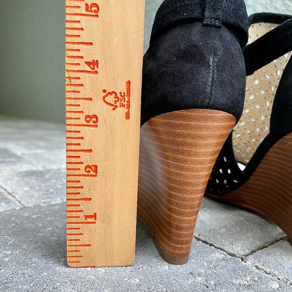 Cole Haan Women's Edie Wedge Bootie Black Suede W16306 size 7B - Picture 9 of 11